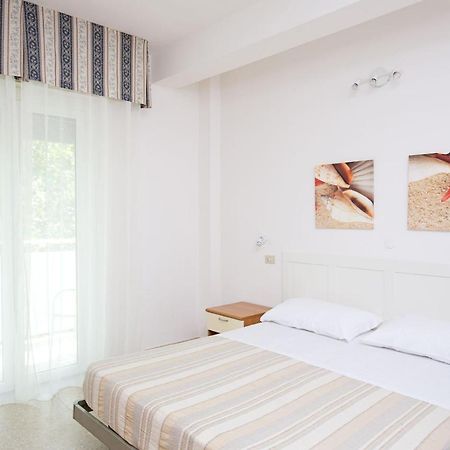 Hotel Helios ริชโชเน ภายนอก รูปภาพ