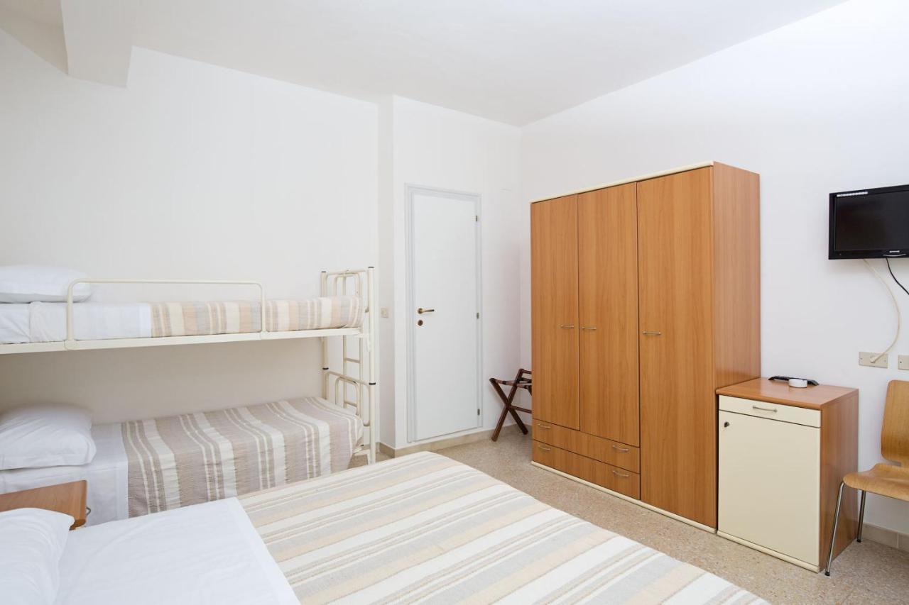 Hotel Helios ริชโชเน ภายนอก รูปภาพ