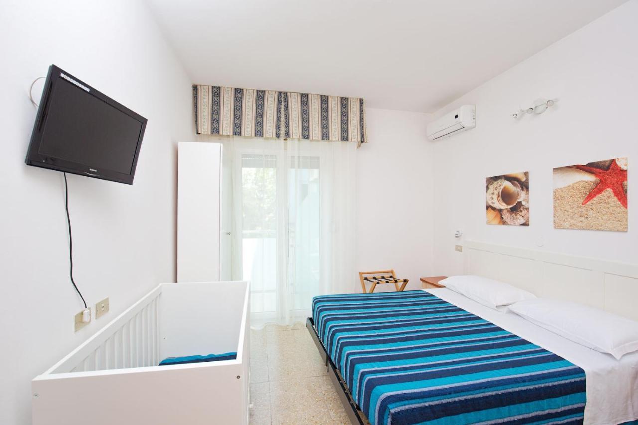 Hotel Helios ริชโชเน ภายนอก รูปภาพ
