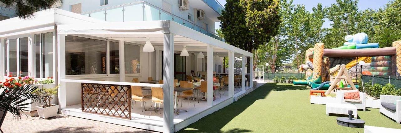 Hotel Helios ริชโชเน ภายนอก รูปภาพ